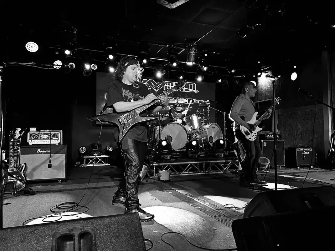 Will The Thrill photo 5