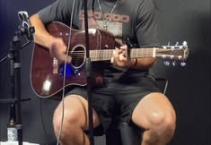 Nate Wilbanks live on the patio
