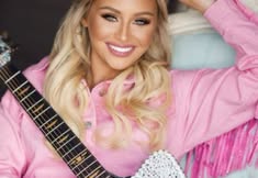 Live music with Bailey Martin!