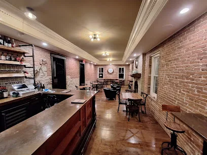 Front Street Cellars & Inn