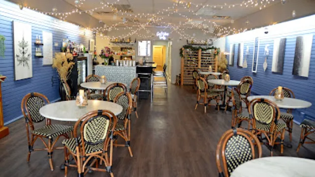 The Pearl Martini & Wine Bar