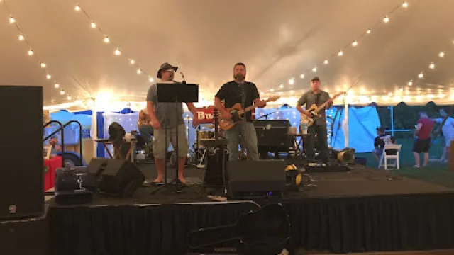 Edg-Clif Vineyard, Winery, Brewery